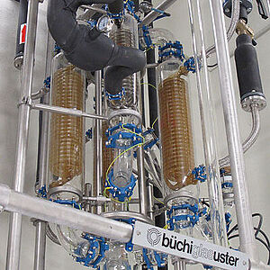 Glass spiral condenser battery