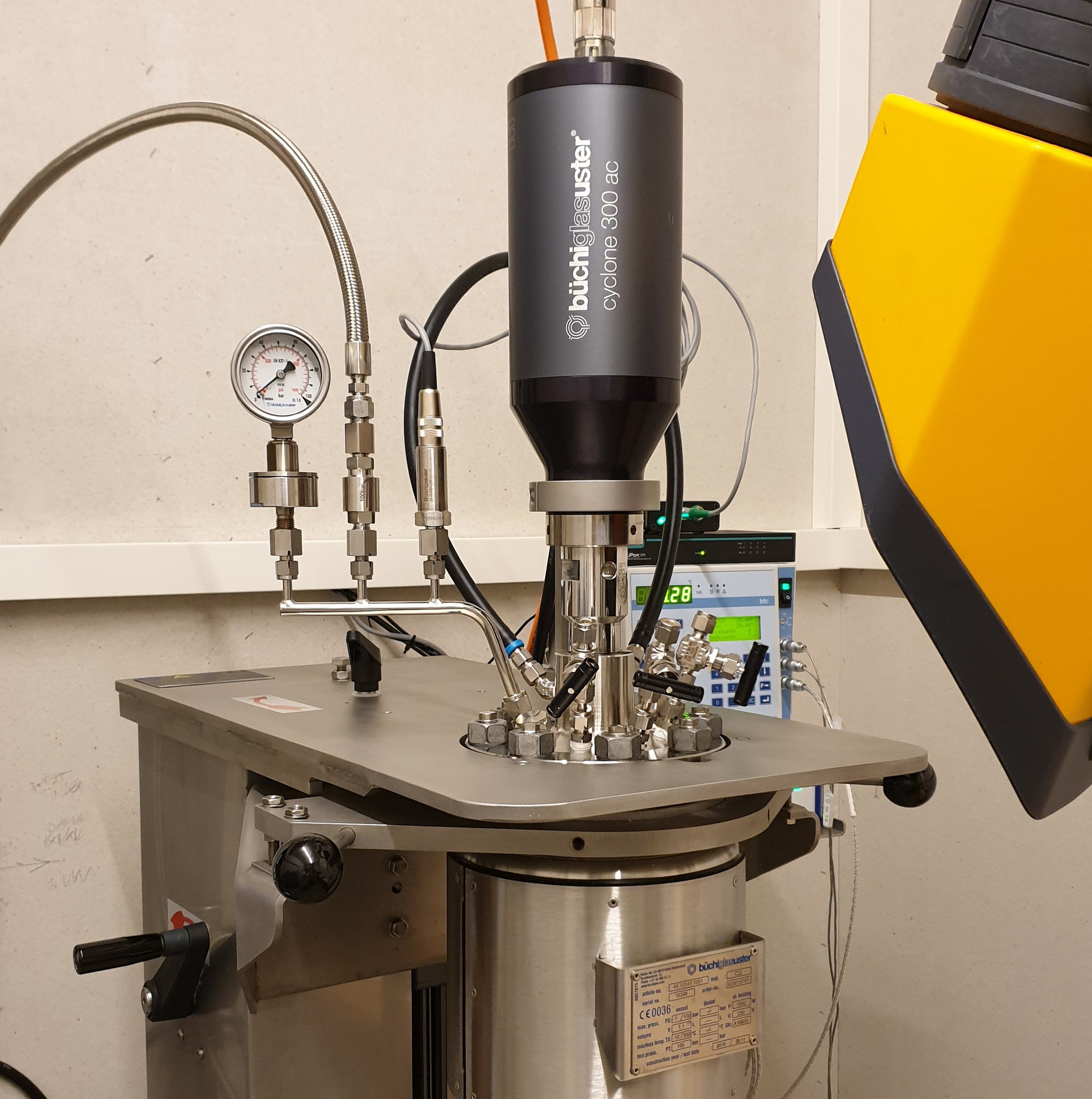 Buchi kiloclave at the Zurich University of Applied Sciences ZHAW