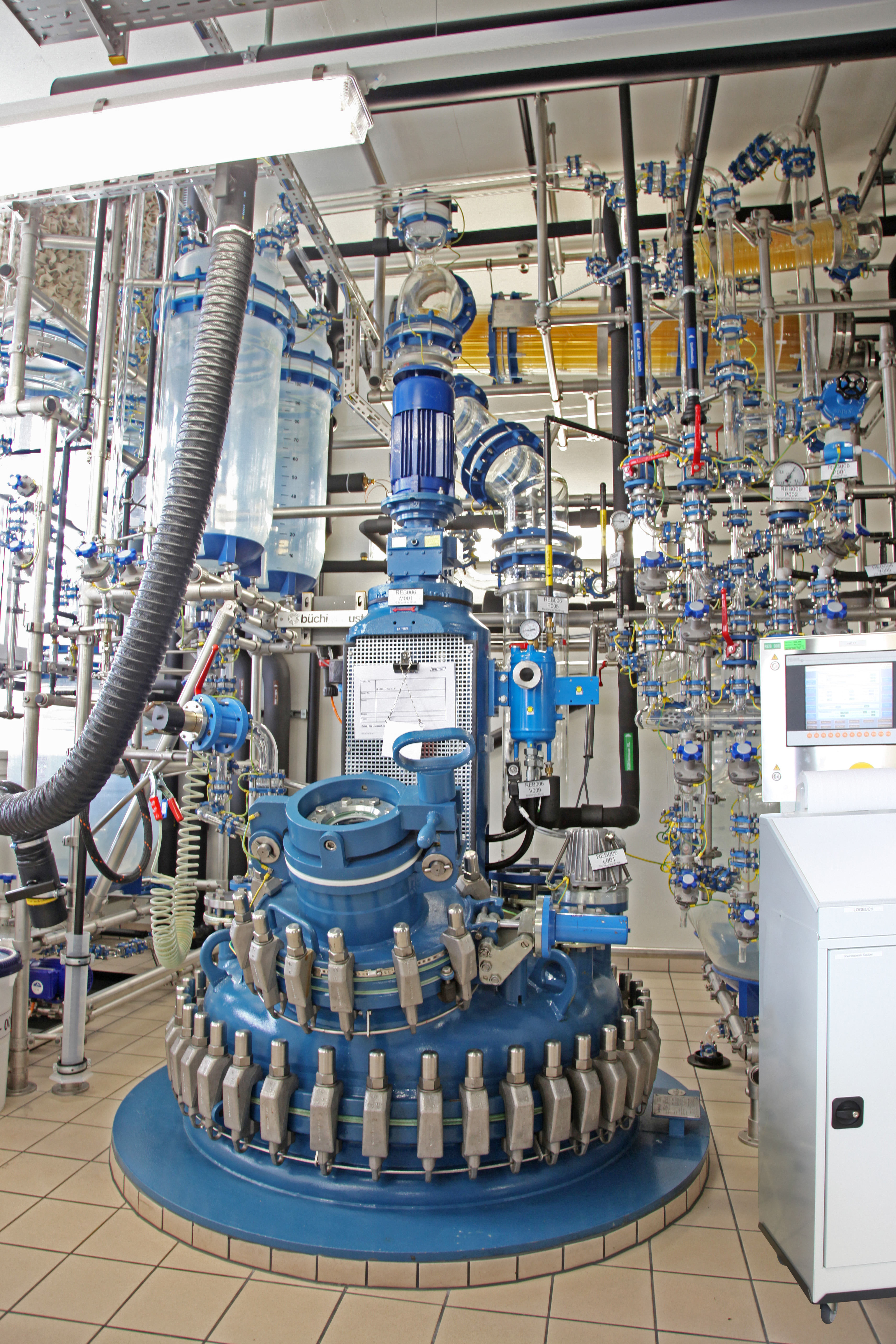 Reactor do tipo BE revestido de vidro com cobertura de vidro
